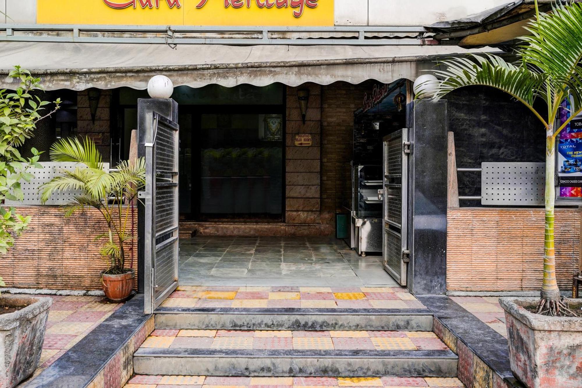 Collection O Guru Heritage Kalamboli Navi Mumbai Extérieur photo